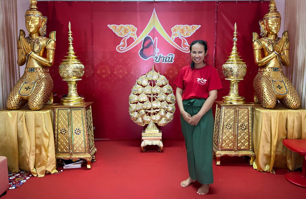 Sone geeft Thai Massage te Aalst
